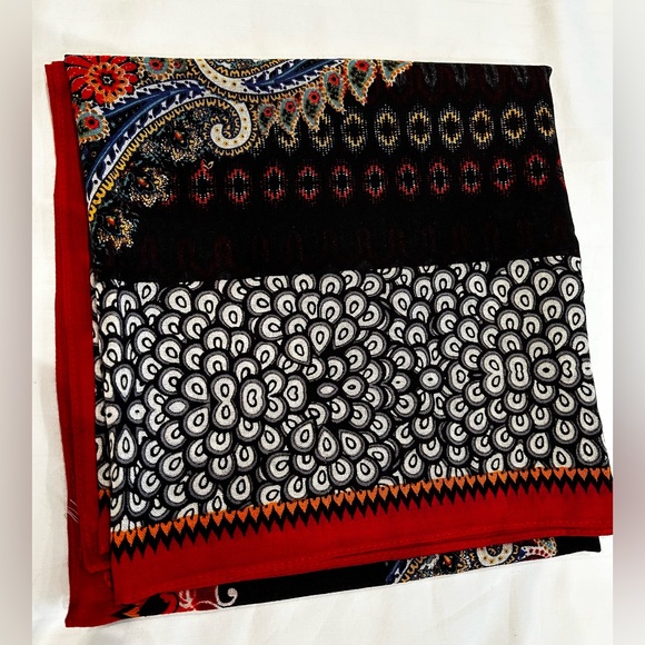 ROECKL Square Paisley motif  - multi color Scarf - Picture 4 of 5